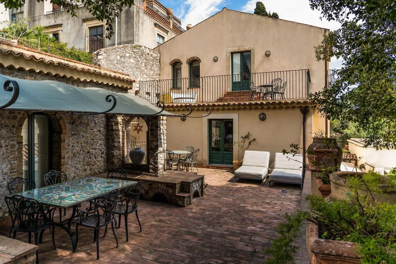 Hotel Villa Carlotta Taormina 4*,